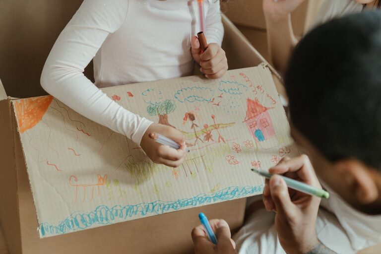 Consejos prácticos para organizar el arte de los niños en casa